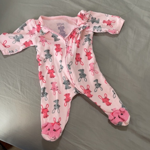 Carter's One Pieces Baby Footies Onesie 5 Pieces New Born To 3